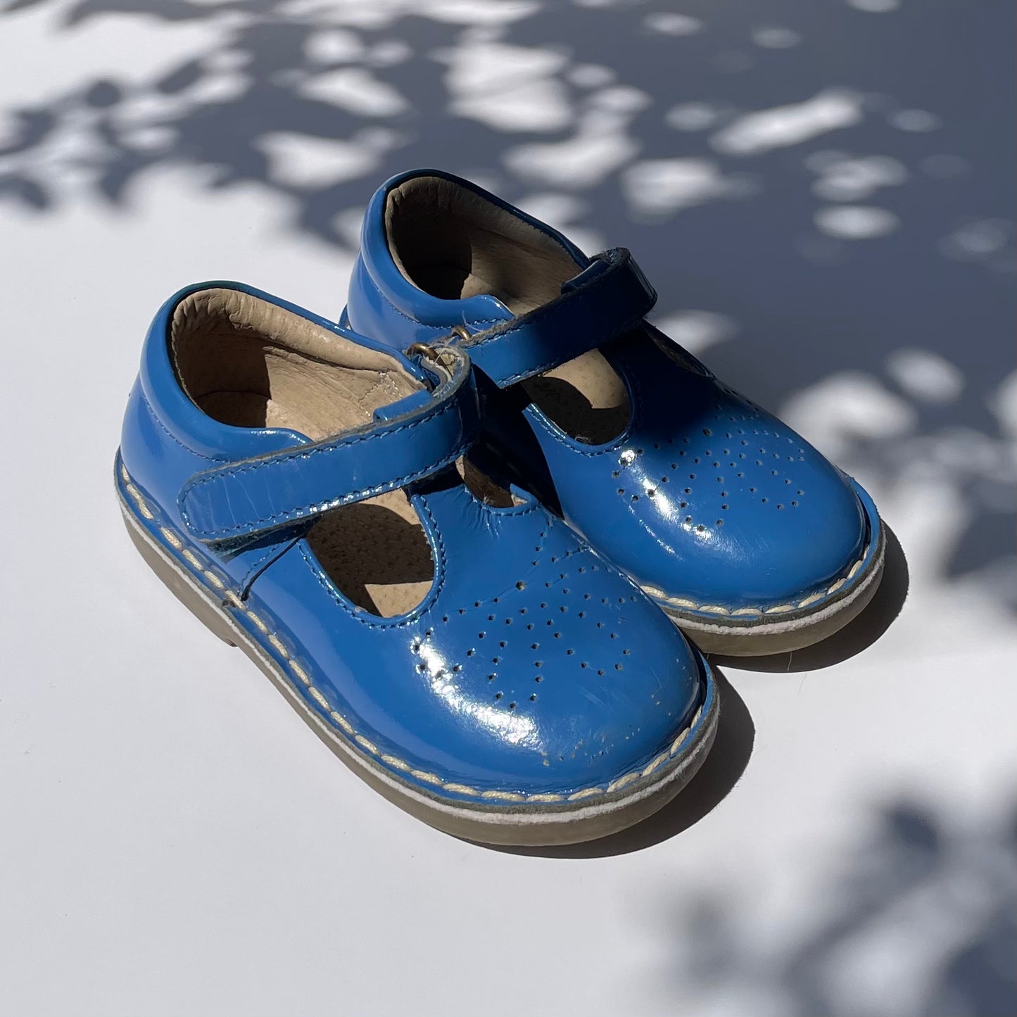 Mini Boden T-Bar Flat Sandals - Size 7