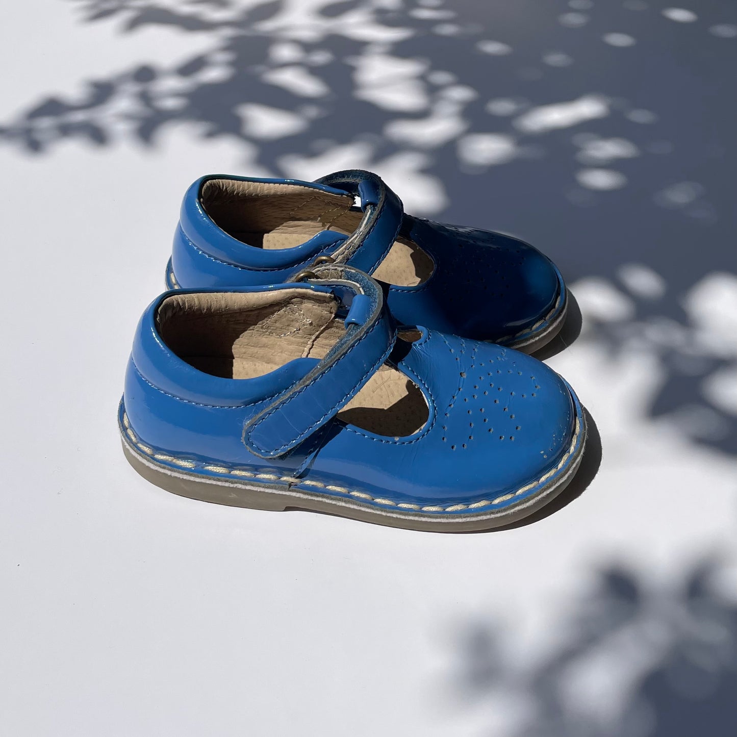 Mini Boden T-Bar Flat Sandals - Size 7