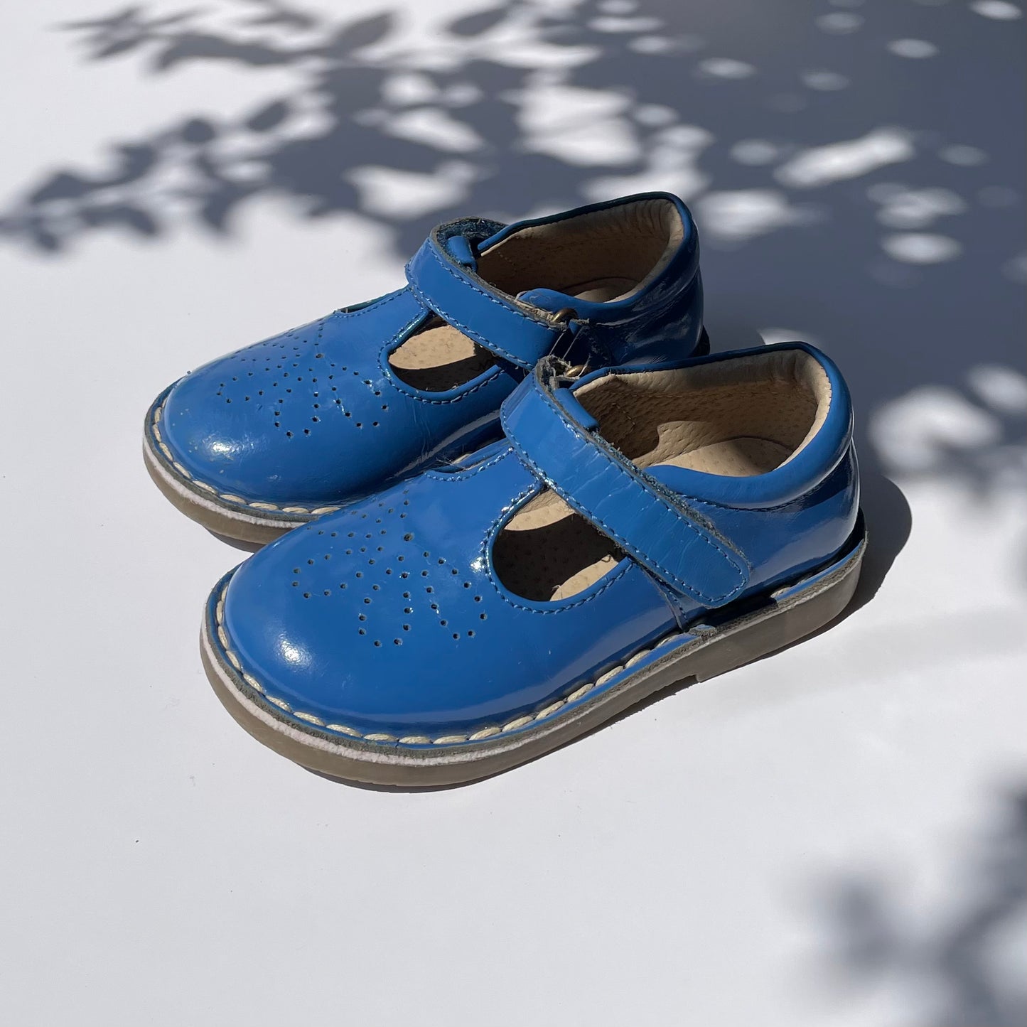 Mini Boden T-Bar Flat Sandals - Size 7