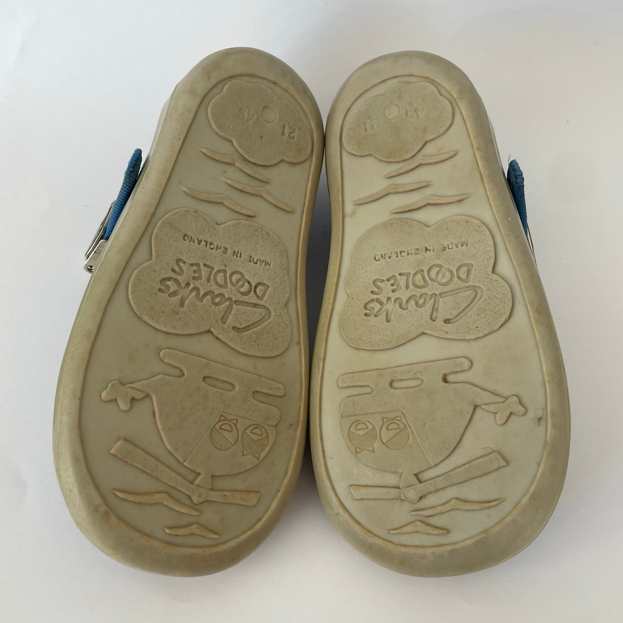 90s Clarks Doodles T-Bar Sandals - Size 4.5